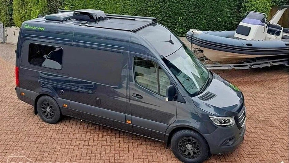 Mercedes-Benz Sprinter EcoWagon Expo+: премиальный кемпер с автолевелингом и электрокухней