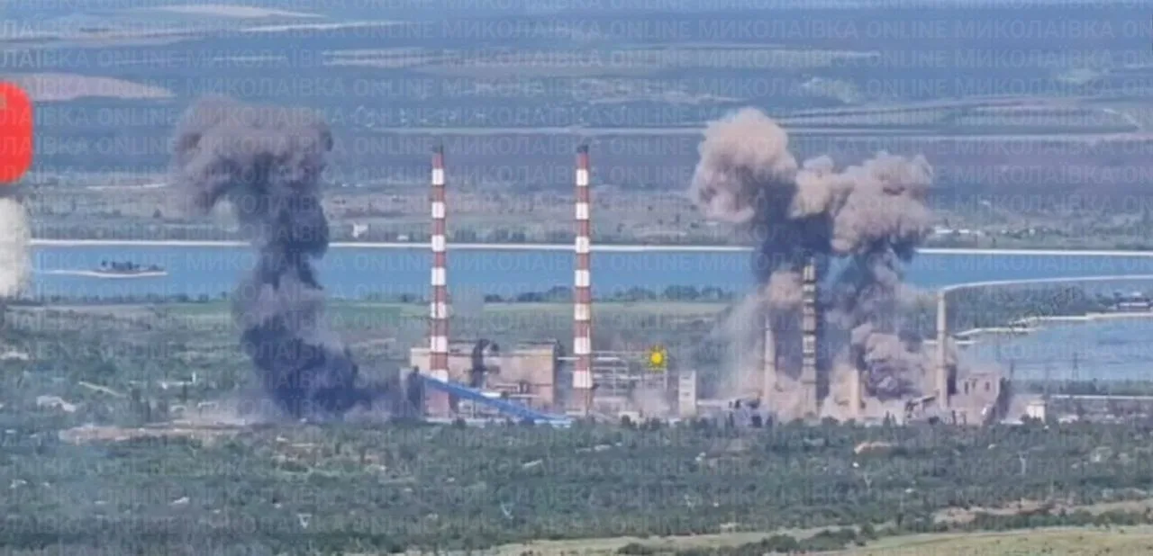 Авиаудары ФАБ с УМПК по Славянской ТЭС в городе Николаевка на востоке от Славянска