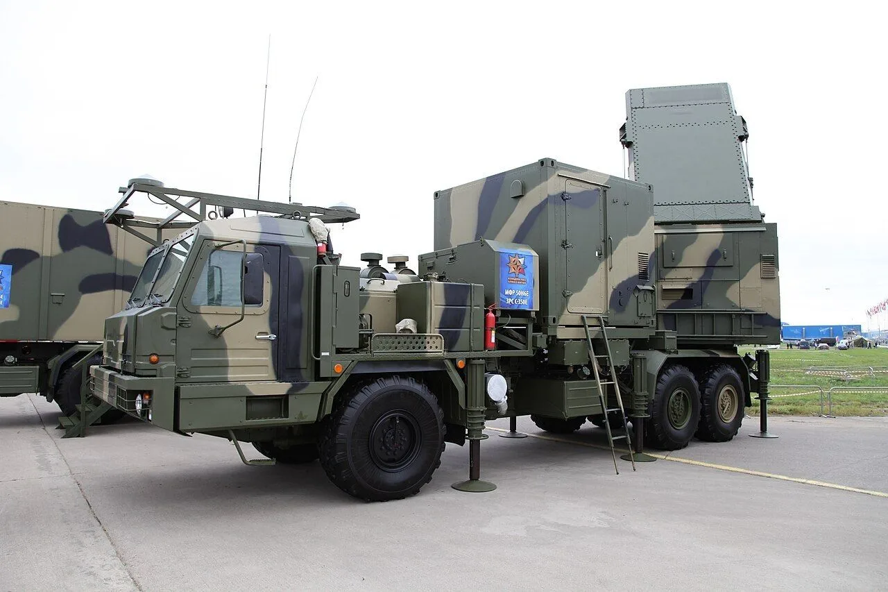 ЗРК С-350. Комплекс среднего радиуса действия которым пора начать комплектовать части ПВО