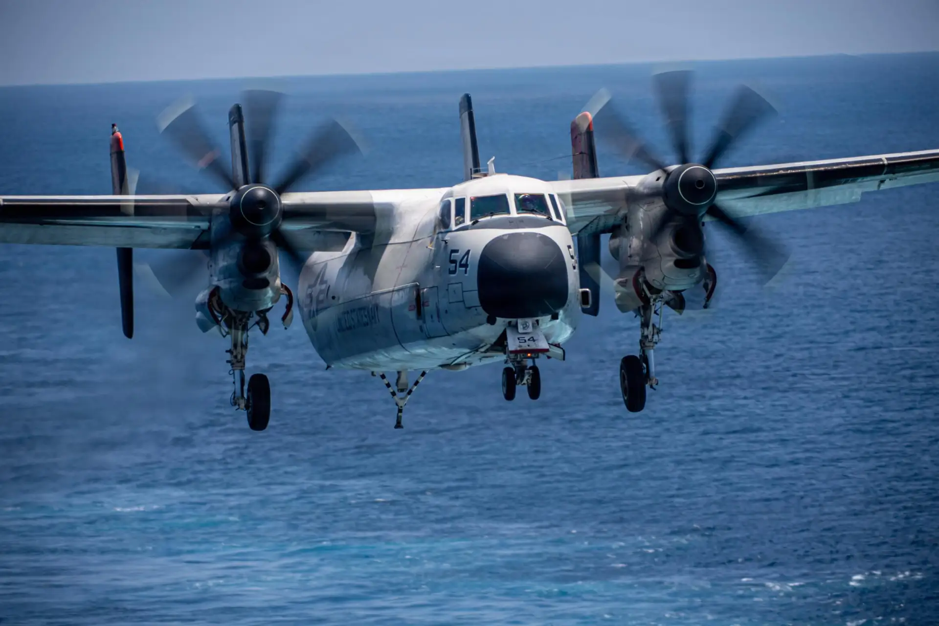 ВМС США завершили эксплуатацию палубного транспортника C-2 Greyhound