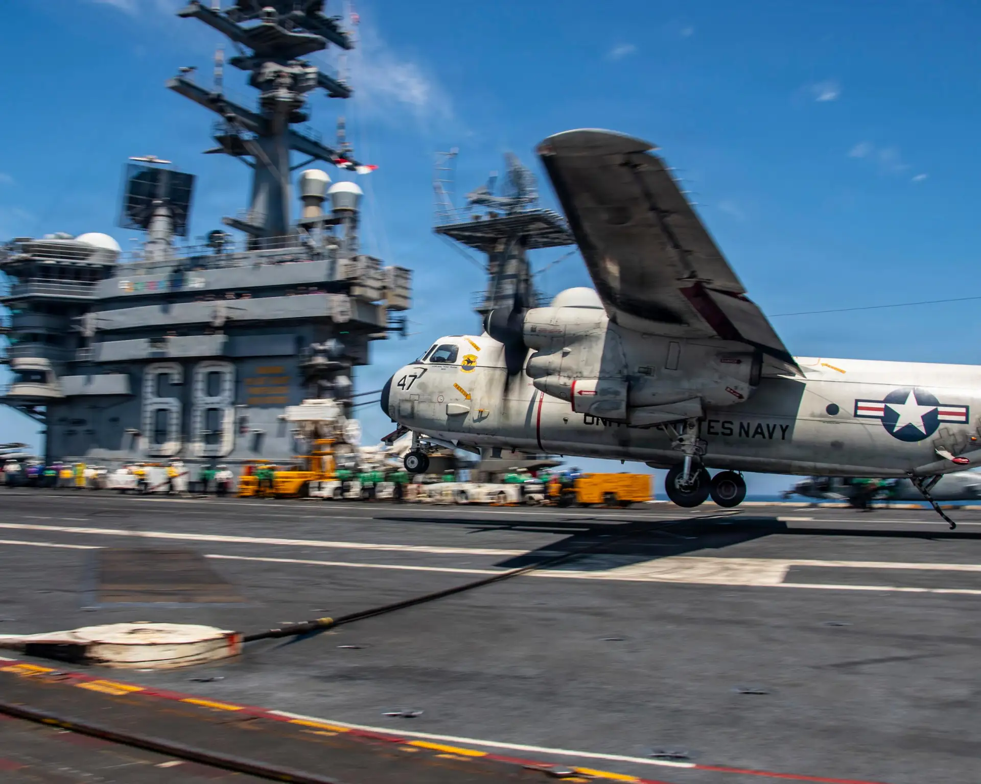 ВМС США завершили эксплуатацию палубного транспортника C-2 Greyhound