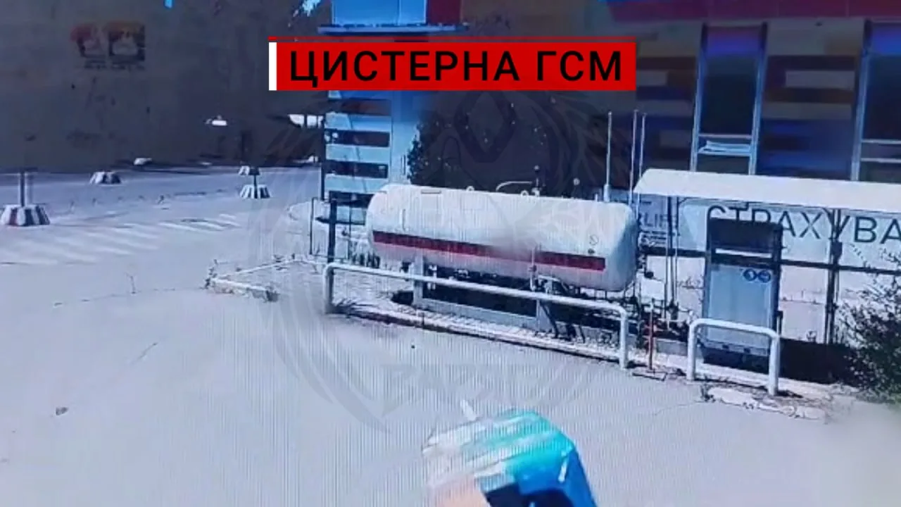 Подборка ударов управляемых по АЗС и цистернам ГСМ в приграничных регионах Украины в исполнении 50-й ОБрБпС «Варяг»