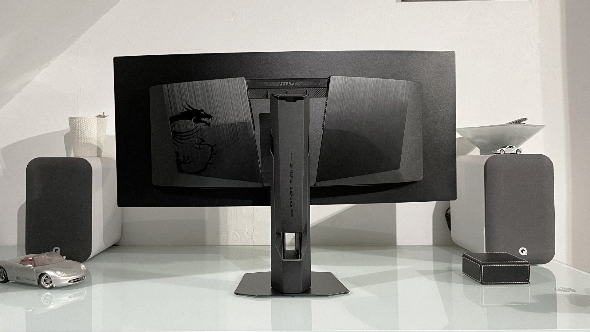 Обзор MSI MPG 341CQR QD-OLED X36 — OLED без компромиссов картинка MSI MPG 341CQR QD-OLED X36