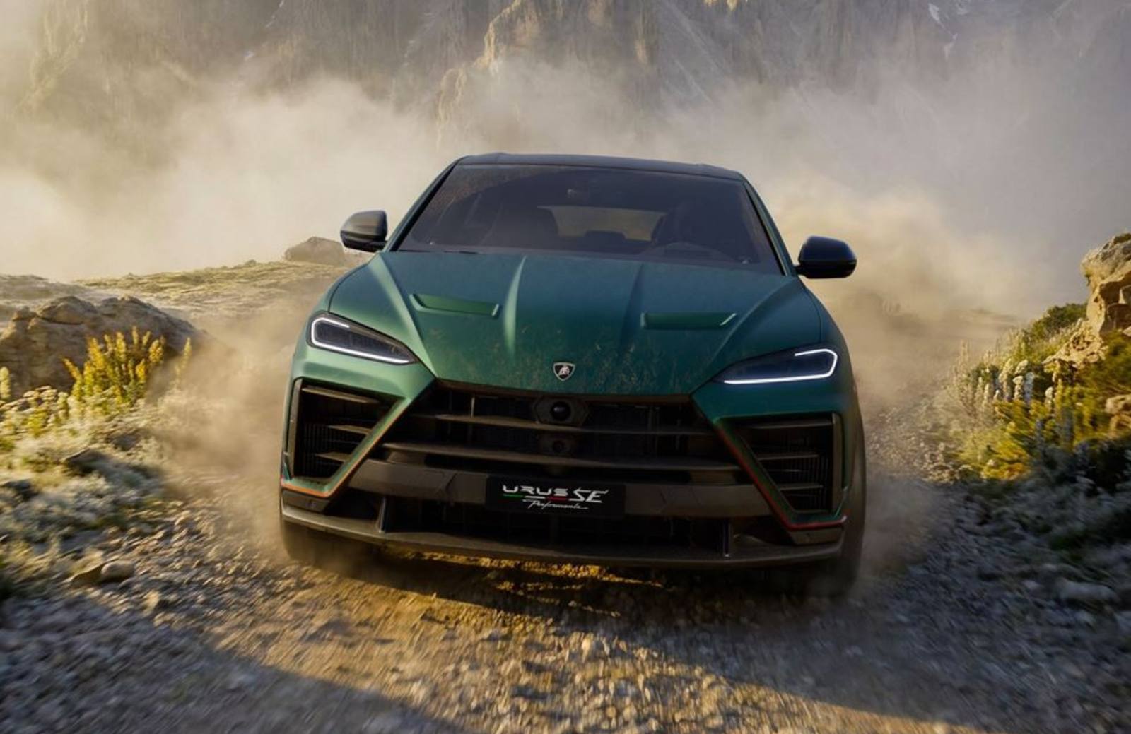 Lamborghini Urus SE Performante: новый рекорд темпа и мощности для кроссоверов
