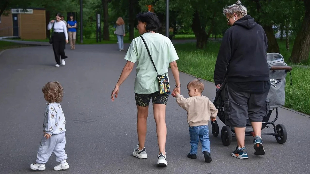 Путин подписал закон об ипотечных каникулах до 1,5 лет для семей с двумя и более детьми