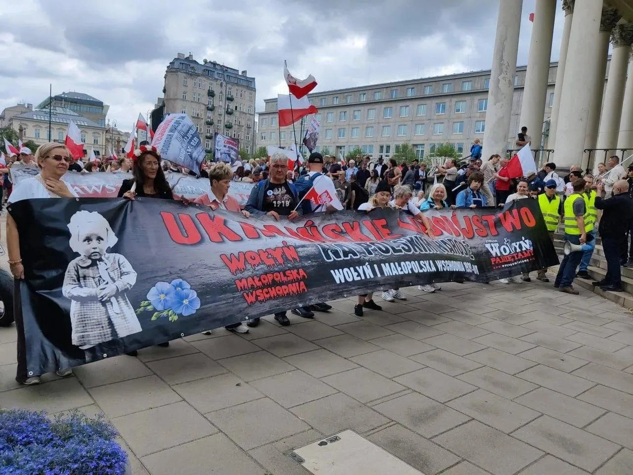 В Польше проходят марши памяти жертв Волынской резни на фоне напряжённости в отношениях с Украиной