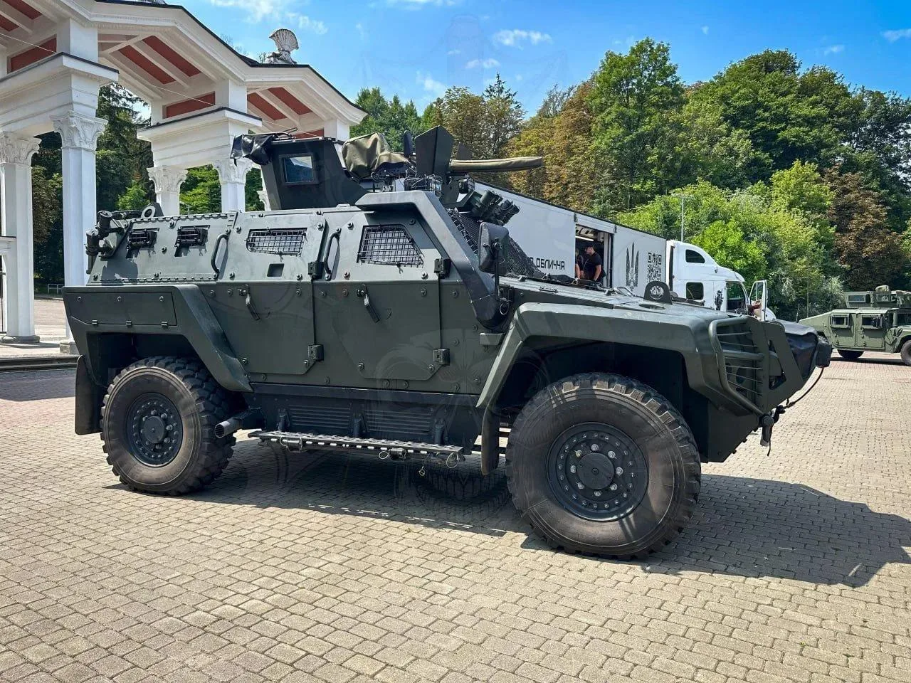 На кадрах - бронеавтомобиль турецкого производства Otokar Cobra II на выставке Центра специальных операций «А» СБУ во Львове, июль 2026 года