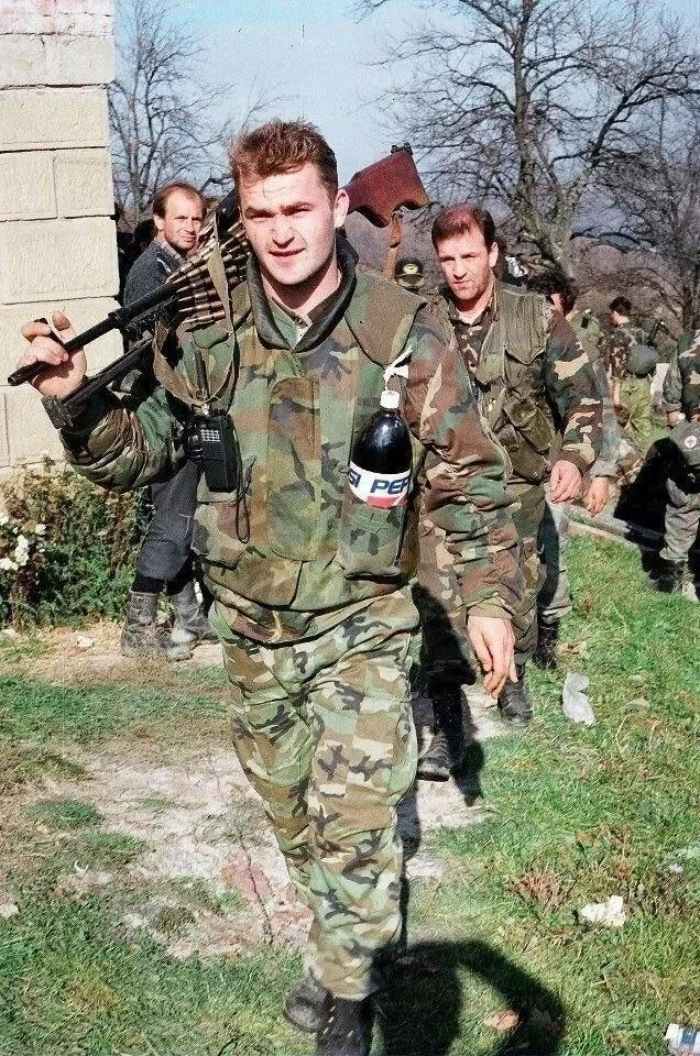 Тема военного профессионализма и адекватности военной организации и освоения военных знаний - одна из популярнейших, болезненных и хайповых про СВО