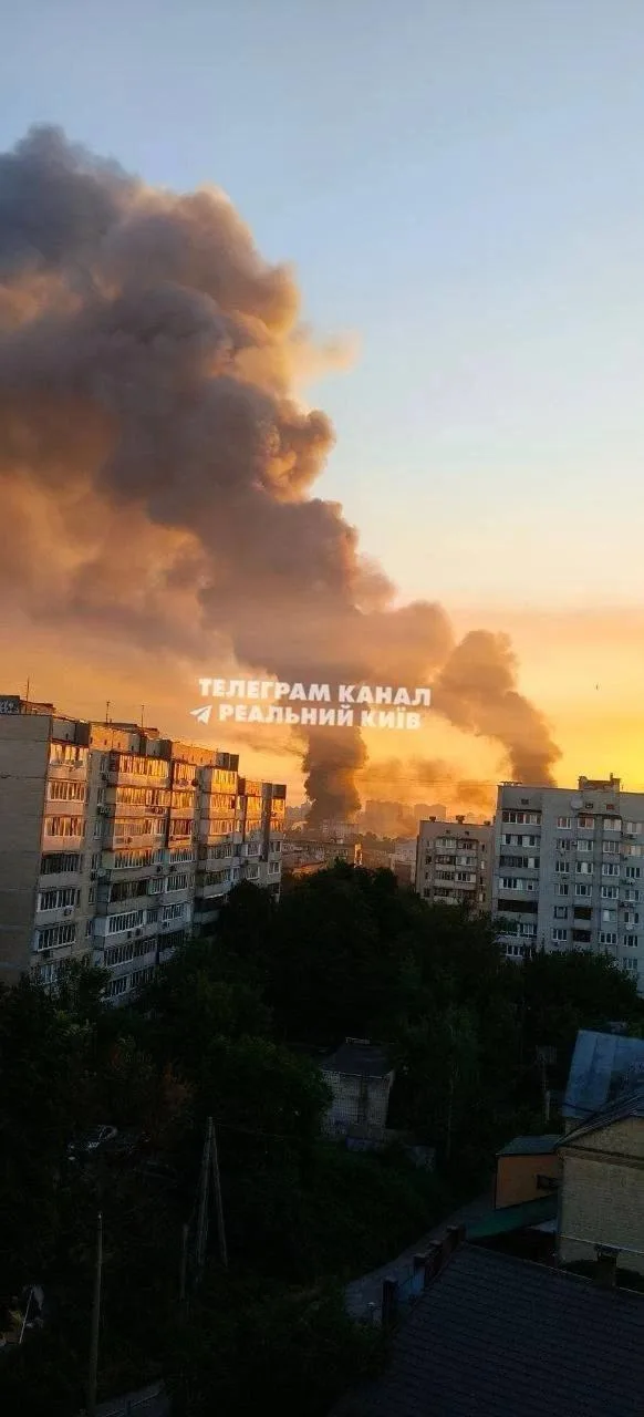 Киев: последствия работы ПВО и падения обломков по городской застройке