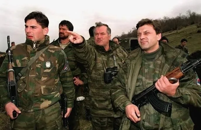 В ходе СВО часто в профильных ТГ поднималась тема взаимоотношений "вольных" формирований и остальной армии. А также интеграции их кадров и опыта в единую систему