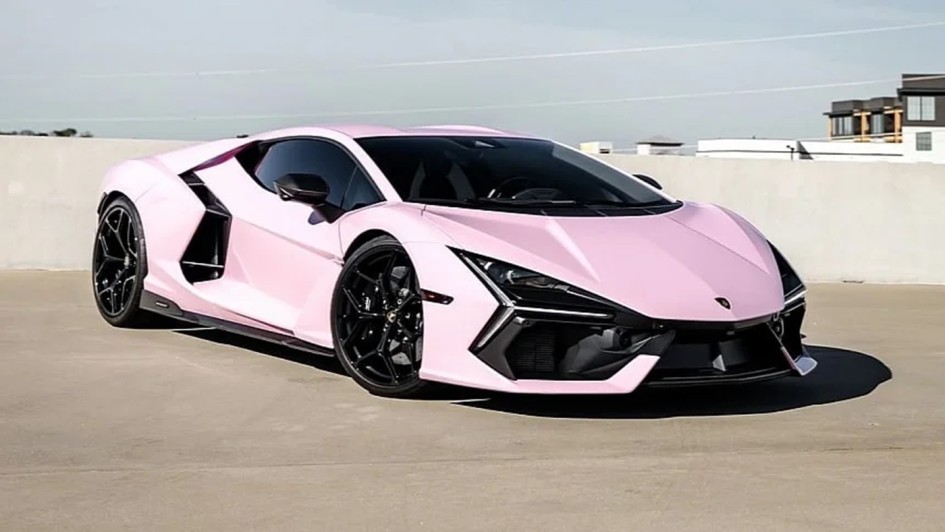 Lamborghini Revuelto в розовом цвете: необычный тюнинг и новые детали