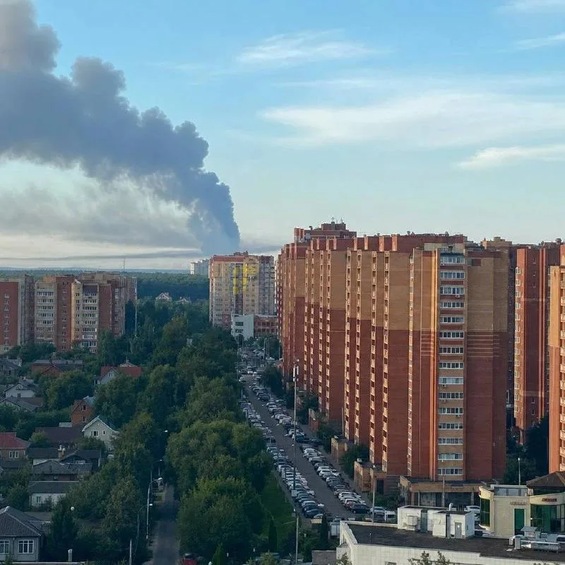 Более 400 дронов ночью атаковали Москву и Подмосковье. В больницы доставлены шесть пострадавших с минно-взрывной травмой