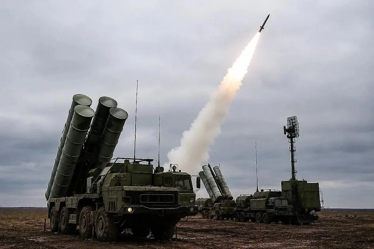 Посол МИД РФ Родион Мирошник: Киев кинул армаду из 400 дронов на Москву, но российские системы ПВО "разобрали" ее