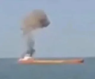Недавний налет украинских дронов FP-2 на танкеры в Азовском море, снятый иностранными моряками со своего судна