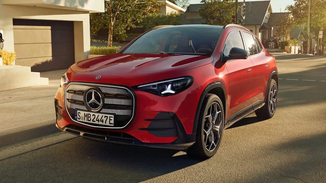 Mercedes тоже готовится к конкуренции с Lada Azimut - представлен GLA нового поколения