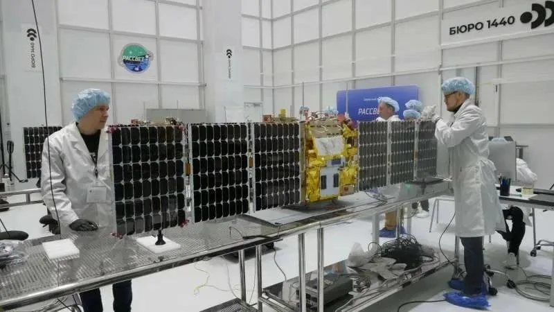 Русский Starlink пролетел над Гавайями и попал на камеры обсерваторий