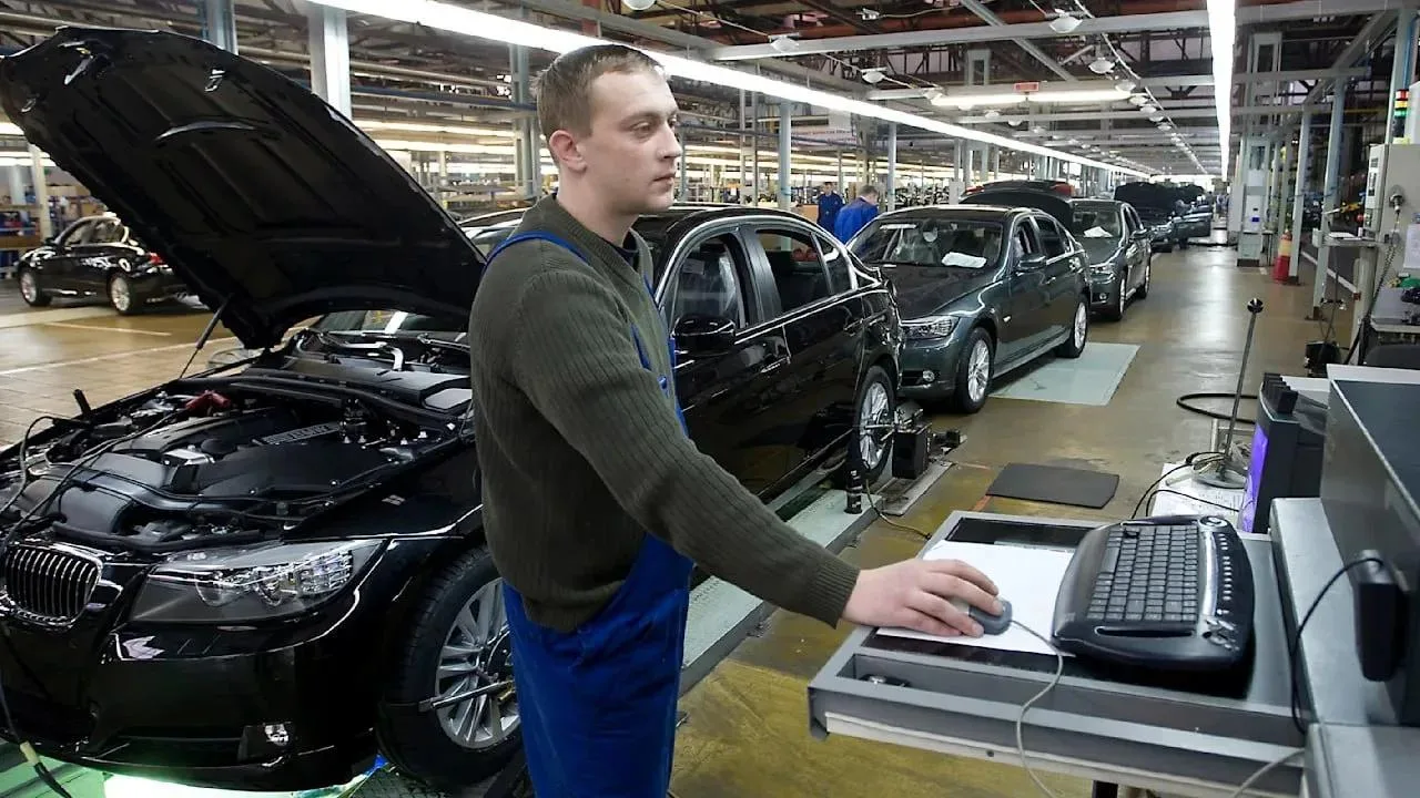 BMW обвинила Россию в пиратской сборке автомобилей в Калининграде