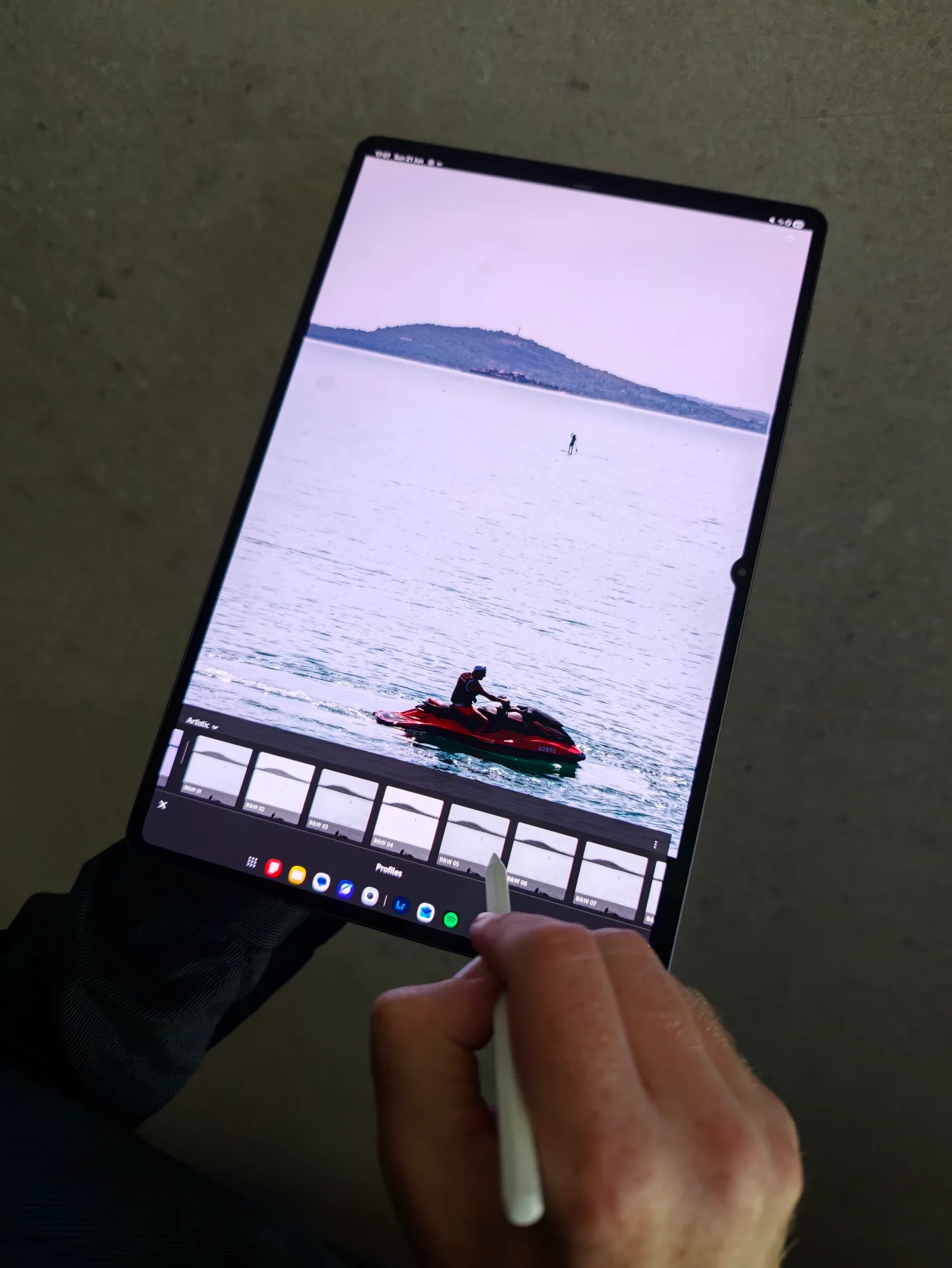 Опыт редактирования мобильных фото: связка смартфона Oppo Find X9 Ultra и планшета Galaxy Tab S11 Ultra картинка Тест Samsung Galaxy Tab S11 Ultra в ретуши | DGL.RU