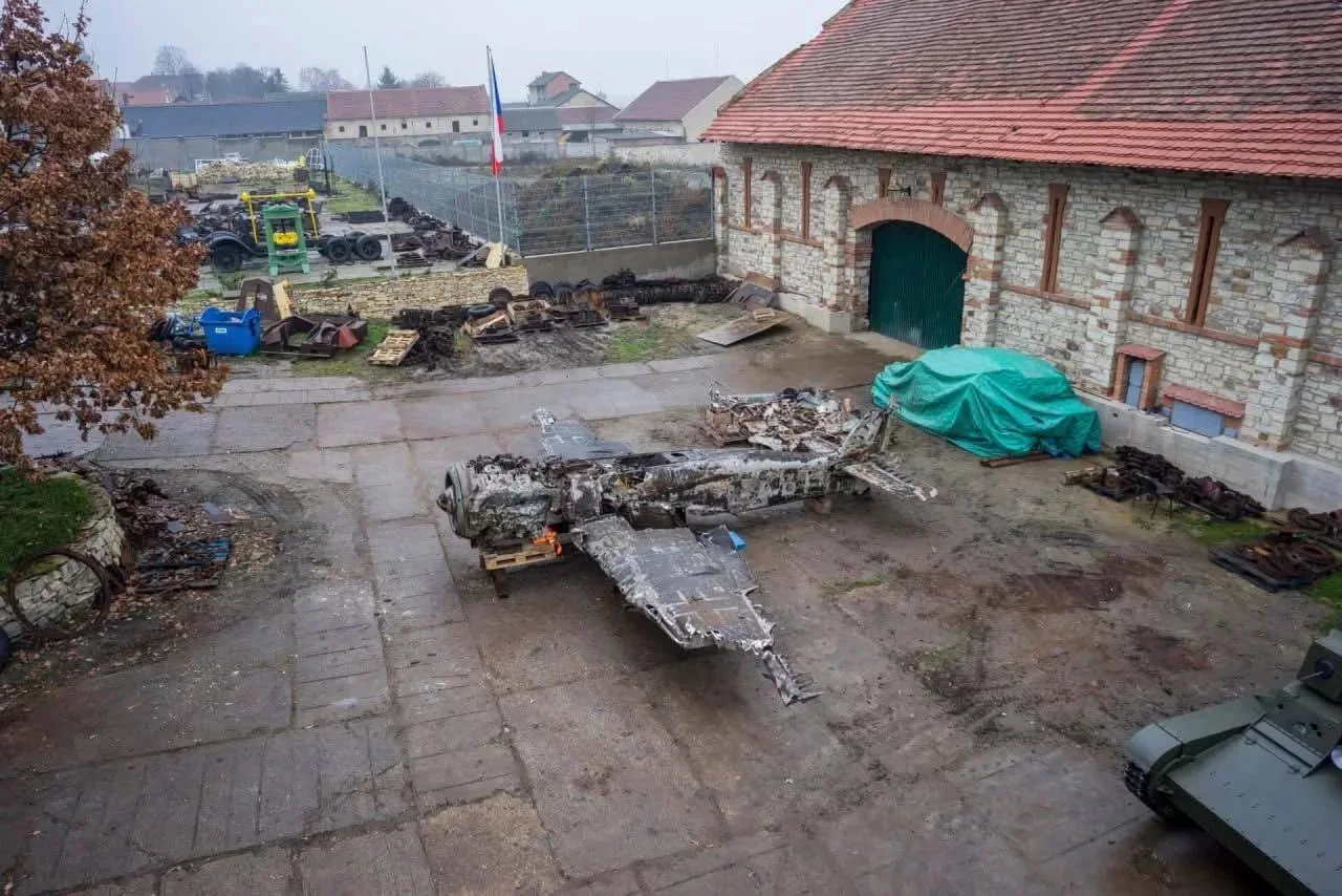 Немецкий истребитель Focke-Wulf Fw-190F-8 с серийным номером 581808 был обнаружен летом 2019 года недалеко от города Приозерск в Ленинградской области
