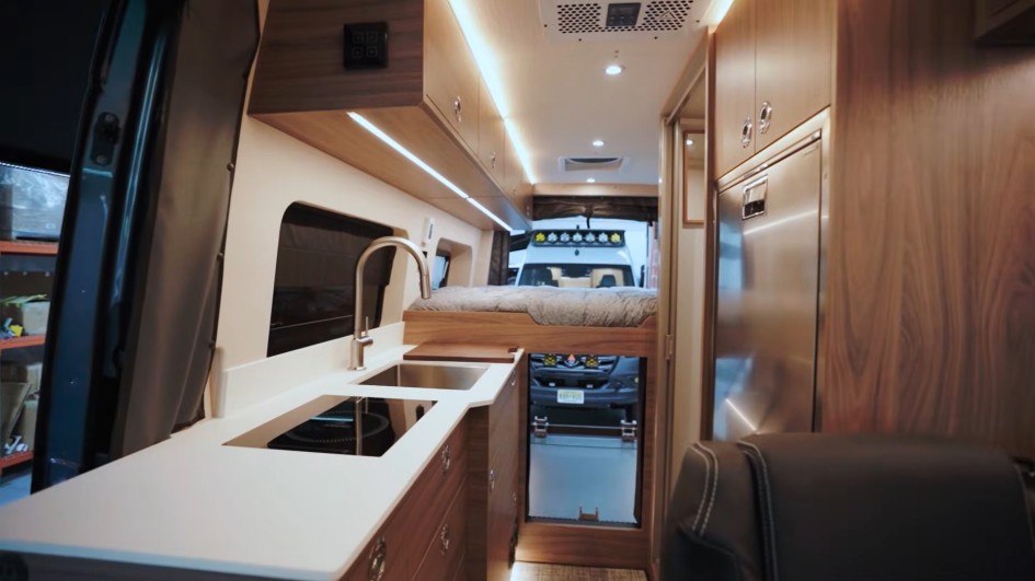 Primrose: новый кемпер на базе Mercedes-Benz Sprinter с акцентом на комфорт и автономность