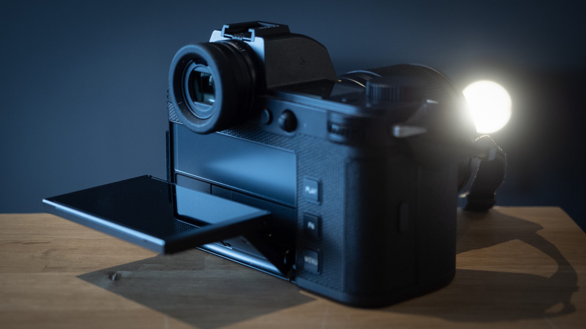 Лучшие камеры Leica в 2026 году: от классических дальномеров до беззеркальных систем картинка Лучшие камеры Leica в 2026 году: гид по выбору | DGL.RU