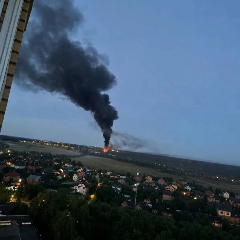 Более 400 дронов ночью атаковали Москву и Подмосковье. В больницы доставлены шесть пострадавших с минно-взрывной травмой