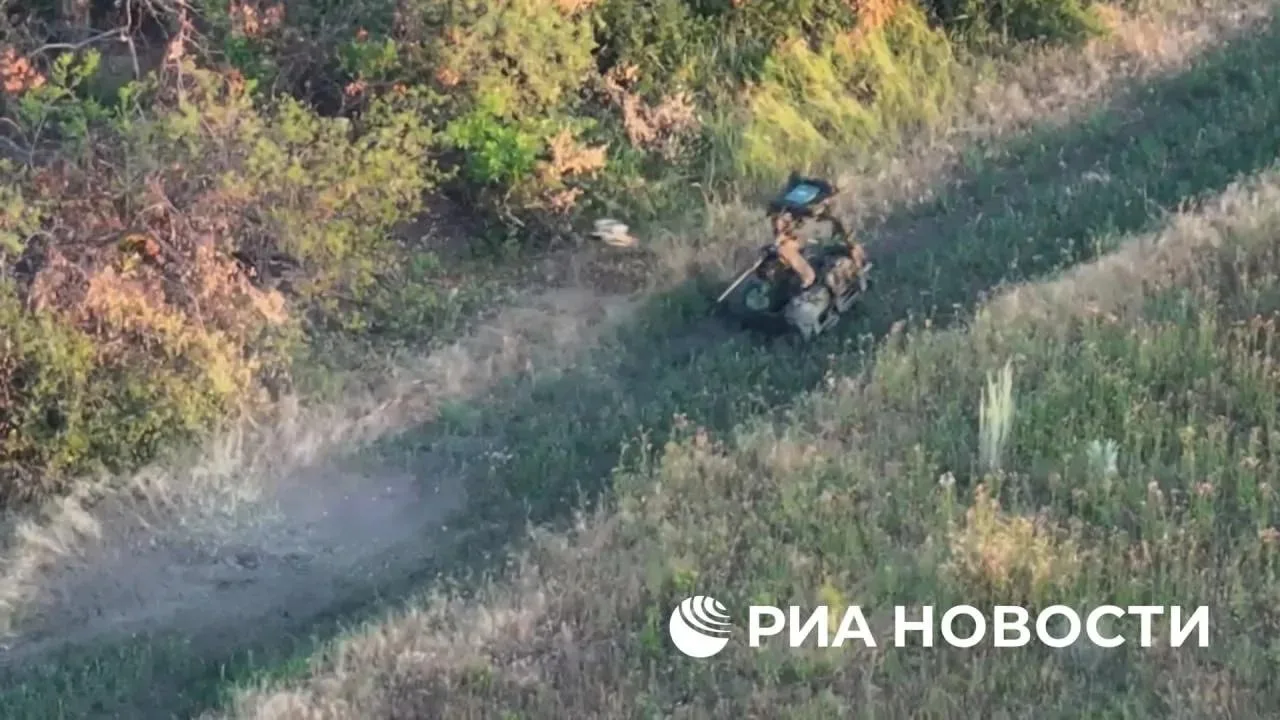 Противостояние российского FPV-дрона и украинского НРК с пулеметом M2 Browning закончилось не в пользу последнего