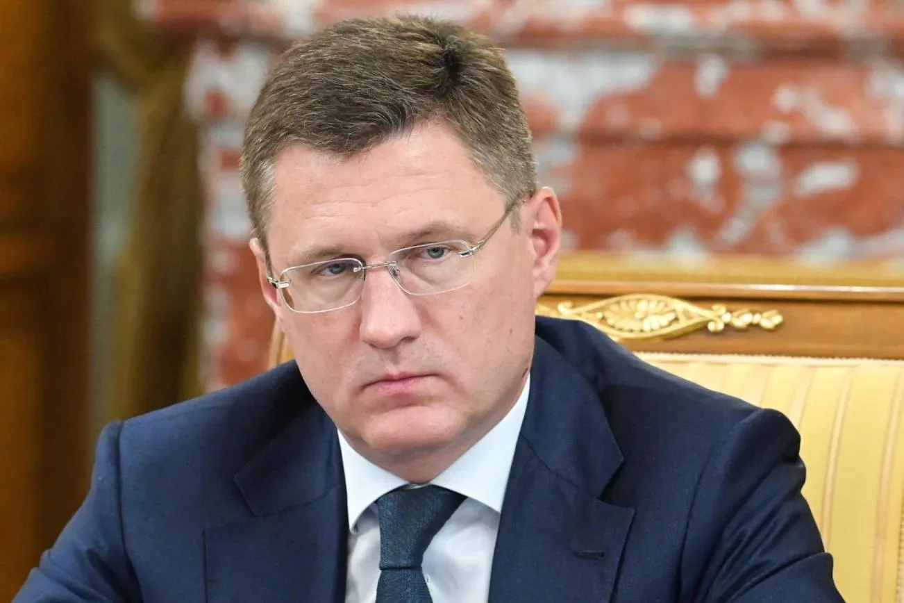Юрий Подоляка - "На топливном рынке России наблюдается дефицит топлива, так как нефтеперерабатывающие заводы (НПЗ) частично выходят из строя в ремонт из-за "прилетов" по ним", - вице-премьер РФ Александр Новак (в общении с журналистами)