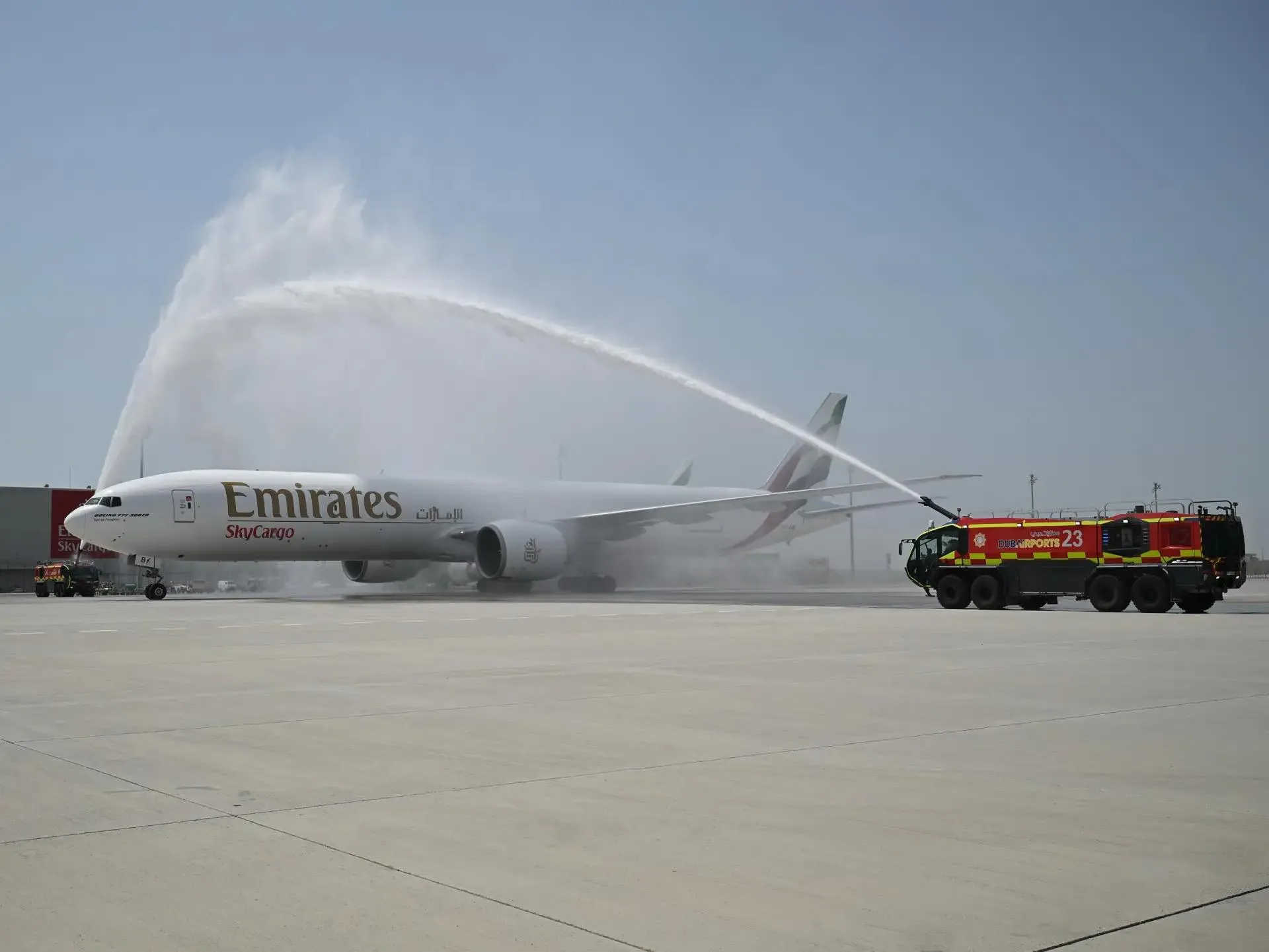 Emirates показала, как превратить пассажирский Boeing 777 в грузовой