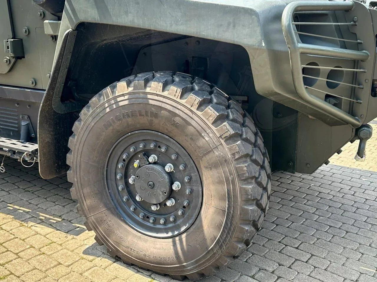 На кадрах - бронеавтомобиль турецкого производства Otokar Cobra II на выставке Центра специальных операций «А» СБУ во Львове, июль 2026 года