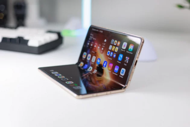 Honor Magic V6