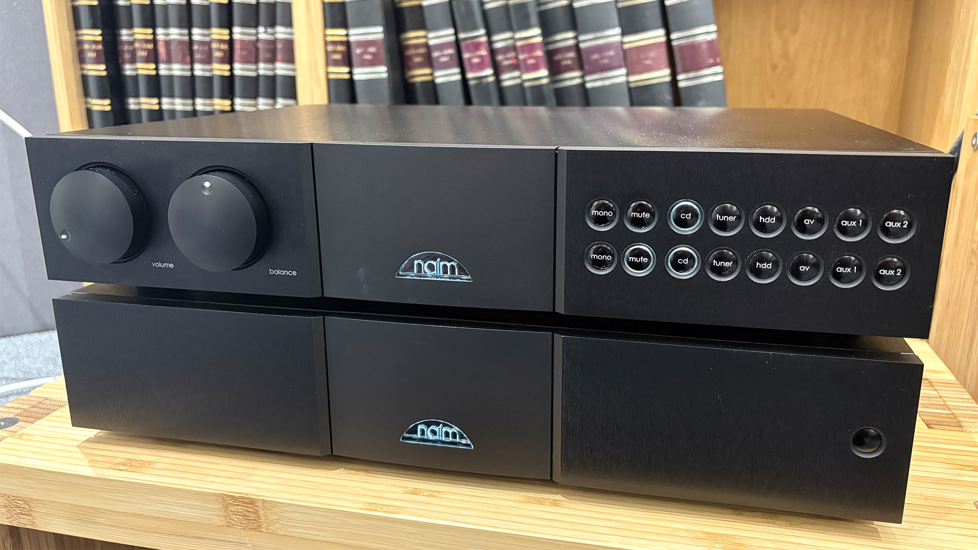 Обзор Naim NAC 552 / NAP 500 DR — магия эталонного звука картинка Naim NAC 552 / NAP 500 DR