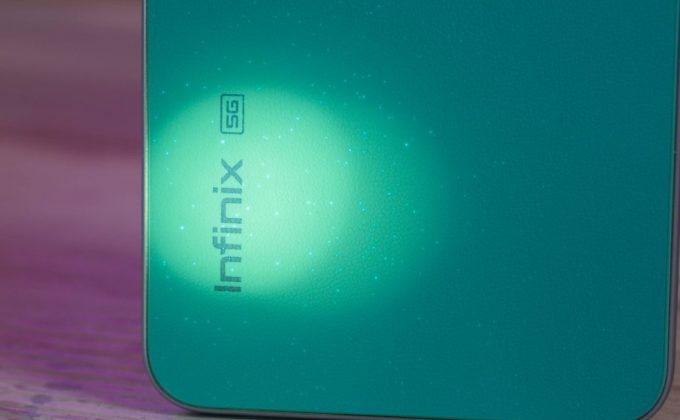 Infinix Hot 70 Pro поставляется в шести различных вариантах отделки картинка Infinix Hot 70 Pro поставляется в шести различных вариантах отделки