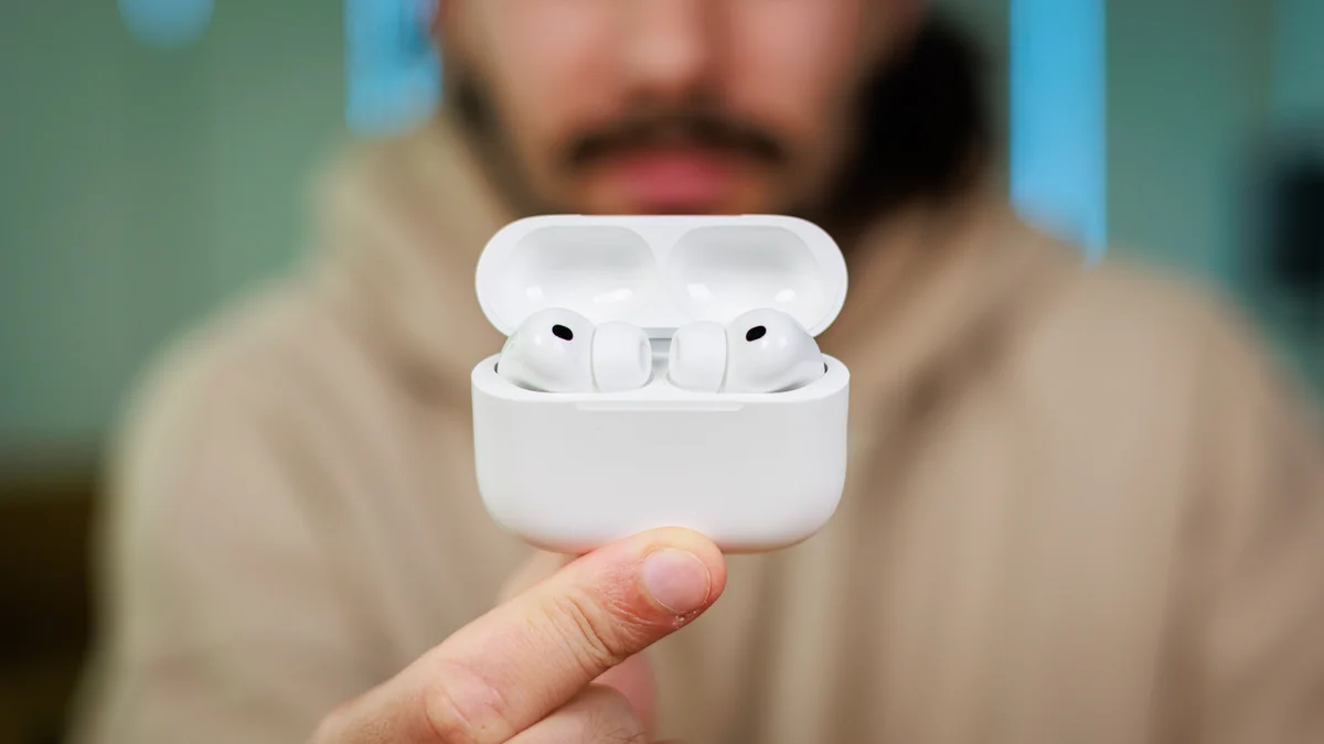 AirPods с камерами: новые данные в коде iOS 27 | DGL.RU