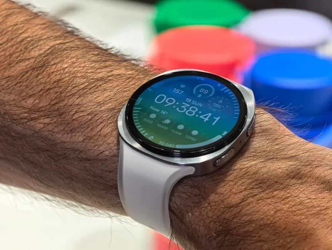 Характеристики смарт-часов Google Pixel Watch 5 раскрыли старый процессор и дополнительный объем памяти картинка Смарт-часы Google Pixel Watch 5: старый чип | DGL.RU