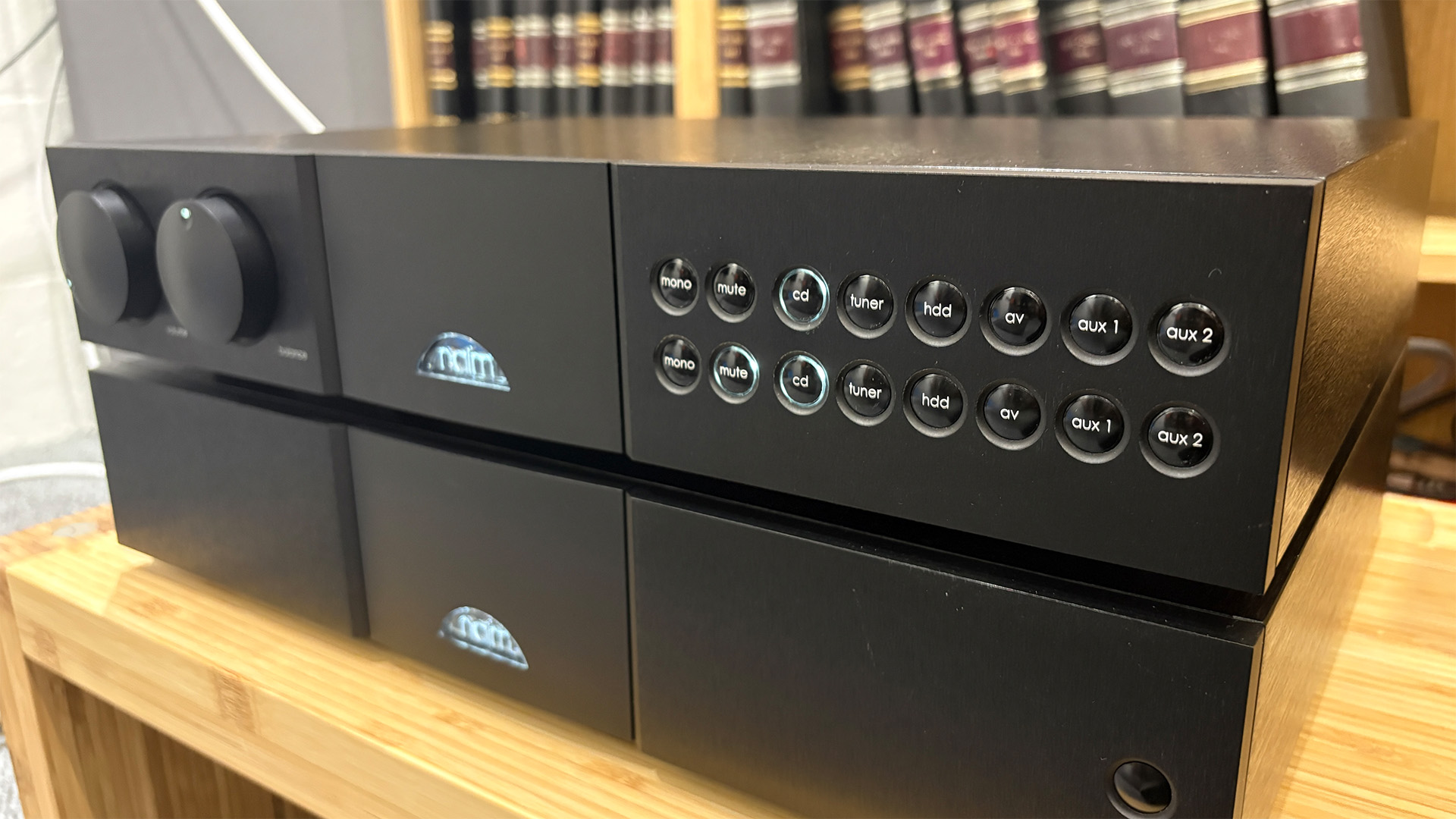 Обзор Naim NAC 552 / NAP 500 DR — магия эталонного звука картинка Naim NAC 552 / NAP 500 DR
