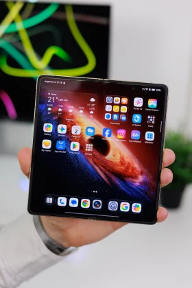Honor Magic V6