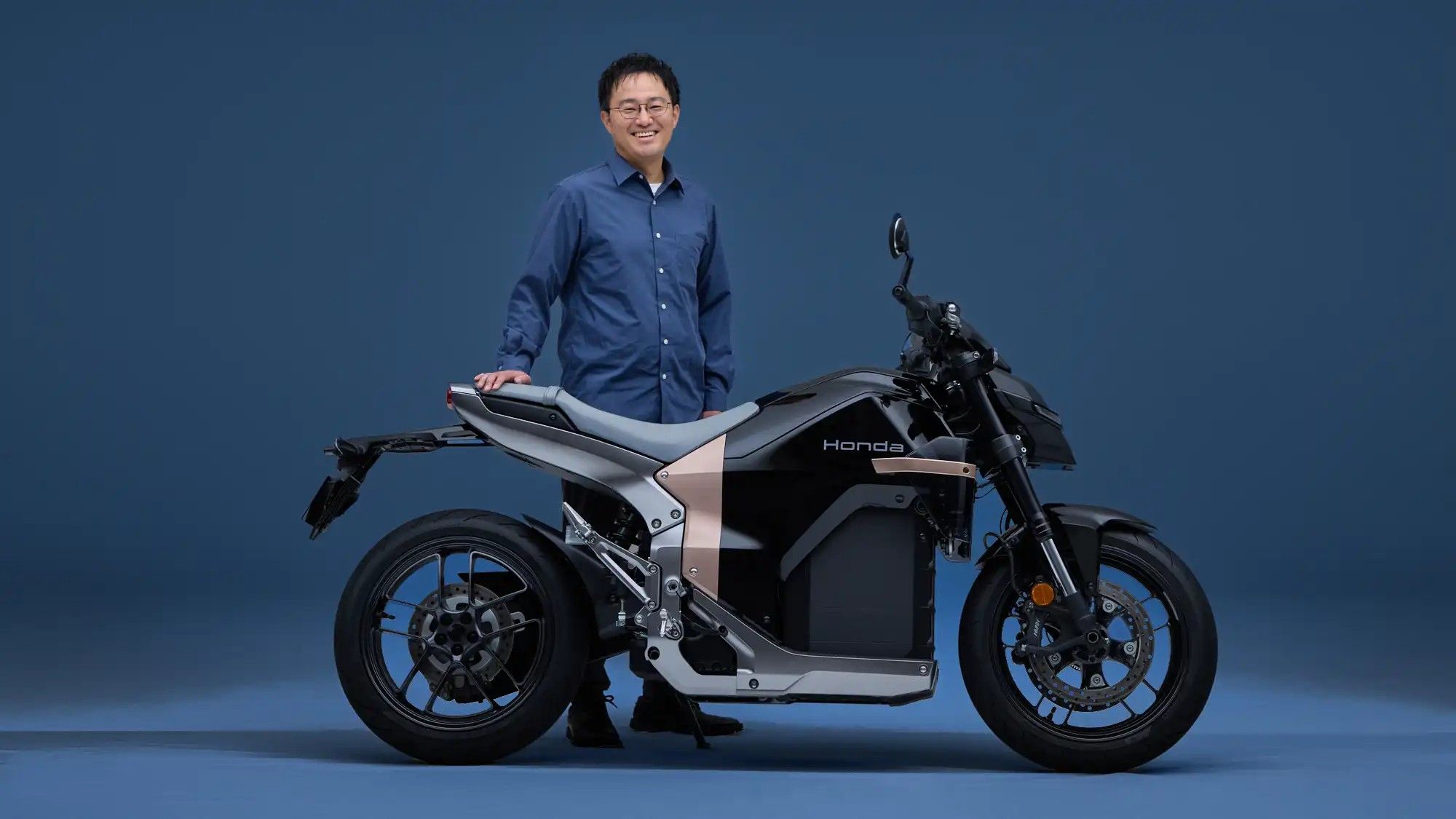 Первый электробайк Honda: старт продаж в Европе и детали модели