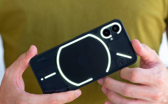 Ничто официально завершает программную поддержку смартфона Phone (1)