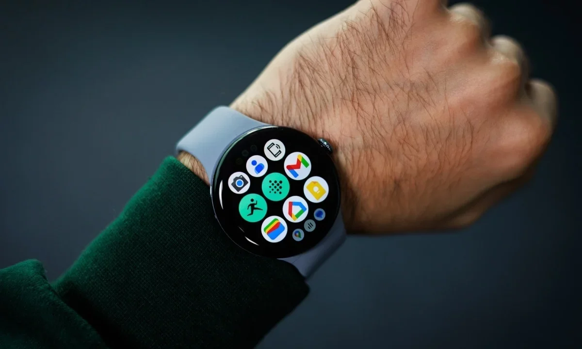 Характеристики смарт-часов Google Pixel Watch 5 раскрыли старый процессор и дополнительный объем памяти картинка Смарт-часы Google Pixel Watch 5: старый чип | DGL.RU