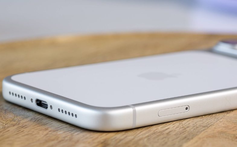 iPhone 18 Pro Max может стать самым дорогим телефоном в истории Apple