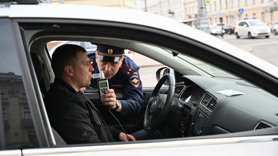 Проверка на алкоголь за рулем: что важно знать о правах и ошибках инспекторов