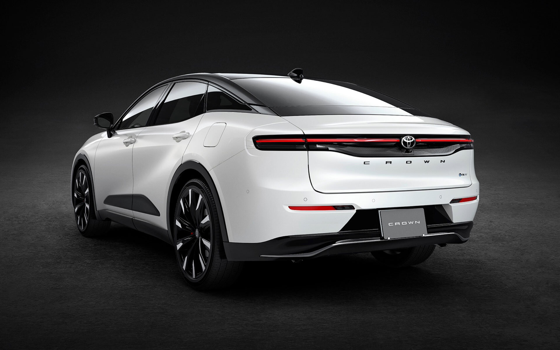 Toyota Crown 2027: свежие детали дизайна и гибридной системы для японского рынка