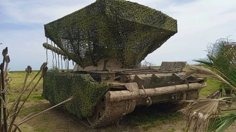 Кубинский Т-55 с антидроновый мангалом