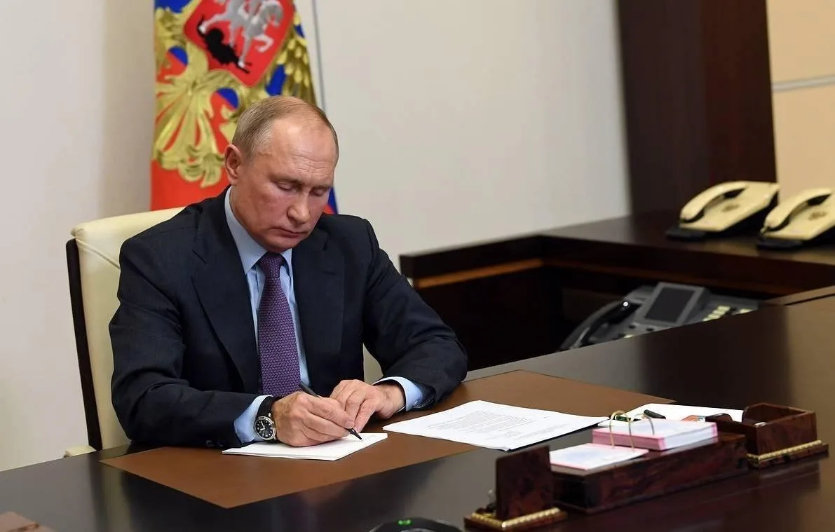 Путин подписал закон о топливе: усиление поддержки внутреннего рынка и НПЗ