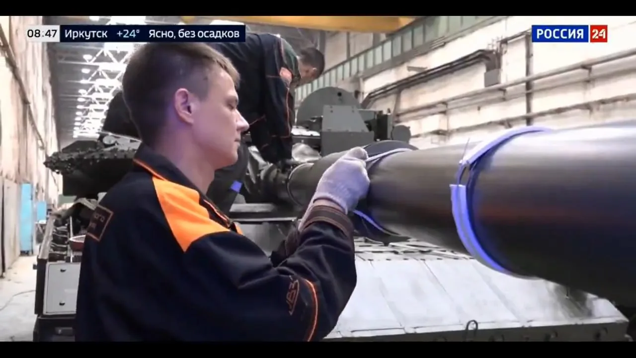 Репортаж о производстве танков Т-80БВМ на «Омском заводе транспортного машиностроения» («Омсктрансмаш»)
