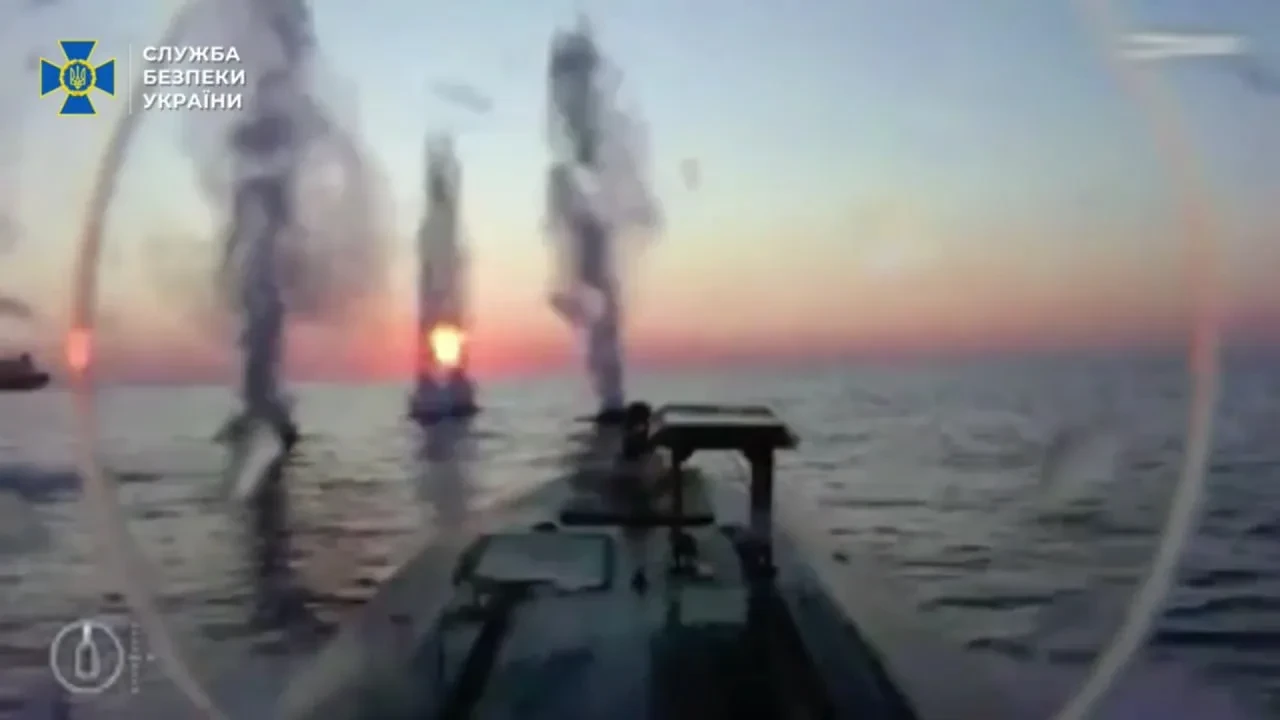 Видео удара украинского БЭК Sea Baby по танкеру BLUE под флагом Камеруна возле Крыма