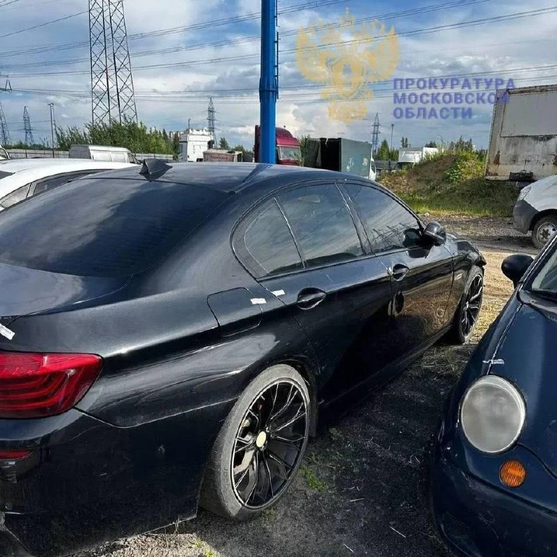 Жителя Подмосковья приговорили к 2,5 годам колонии и конфисковали его BMW за отсос бензина и пьяную езду