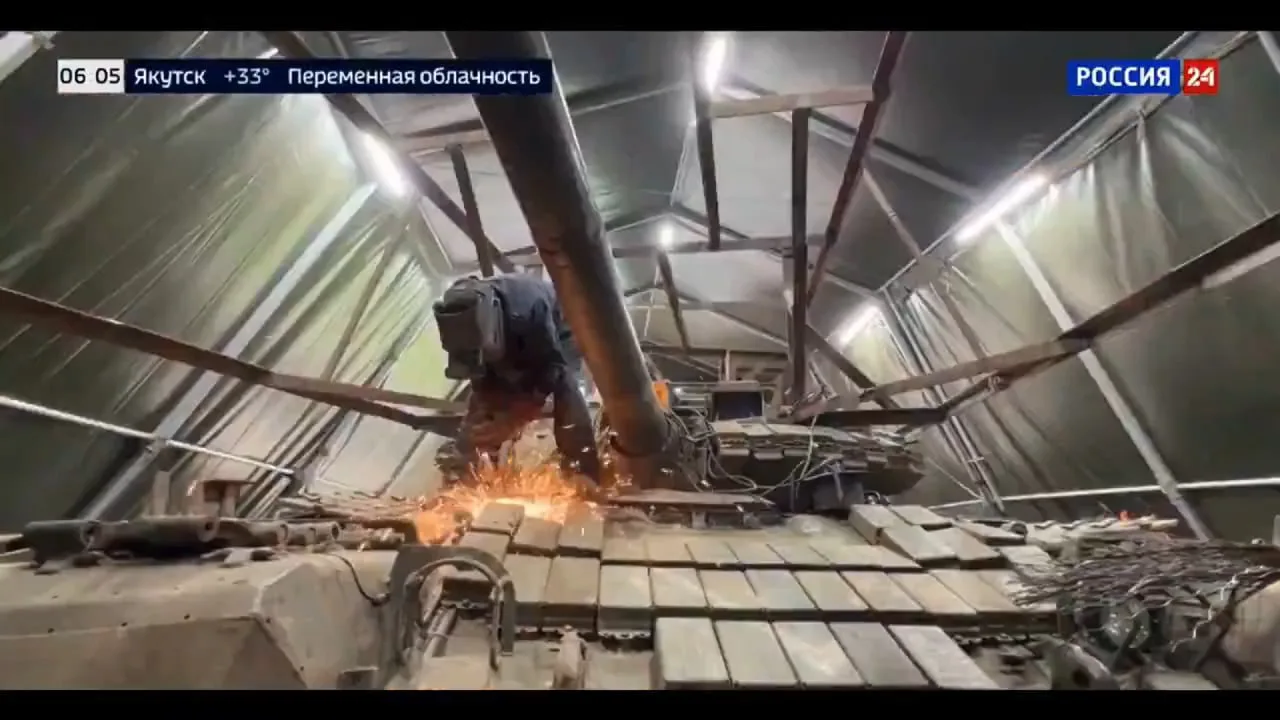 Репортаж о Т-80БВ с "царь-мангалом" из расплетенных тросов и его ремонте после ударов FPV-дронов противника
