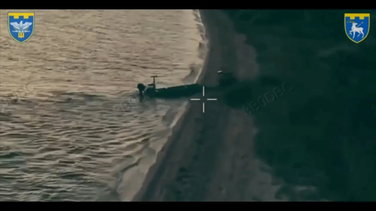 Украинский морской дрон высадил другой наземный дрон на Кинбурнскую косу, где тот куда-то пострелял из пулемета